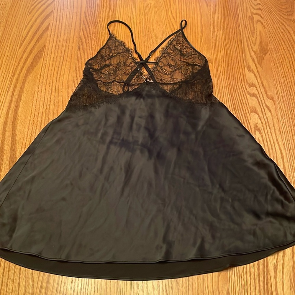 🟧🟧 Victoria’s Secret Babydoll (size L) NWT